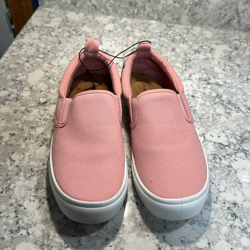 NWT Maurice’s slip on shoes 7.5